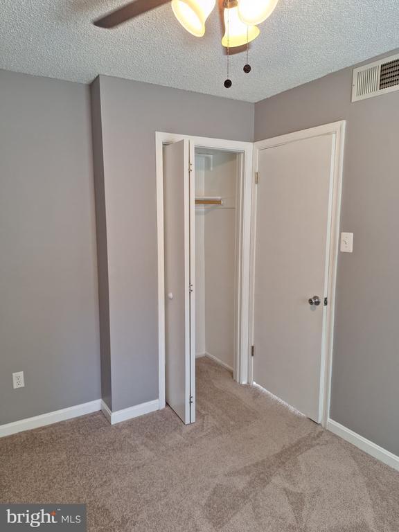 Building Photo - 12219 Chaucer Ln