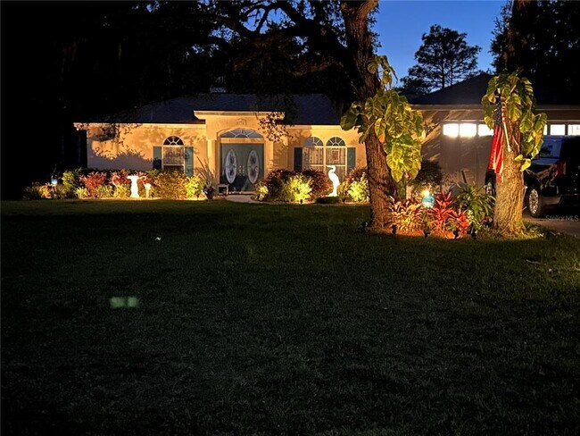 Building Photo - 5774 N Lamp Post Dr