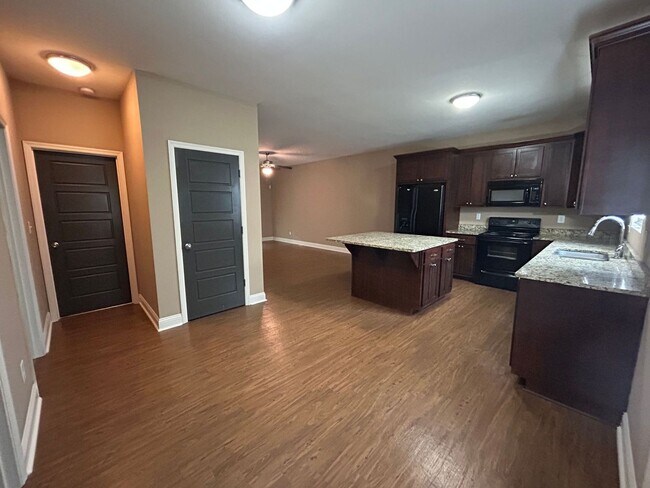 Building Photo - 223 Madison Heights