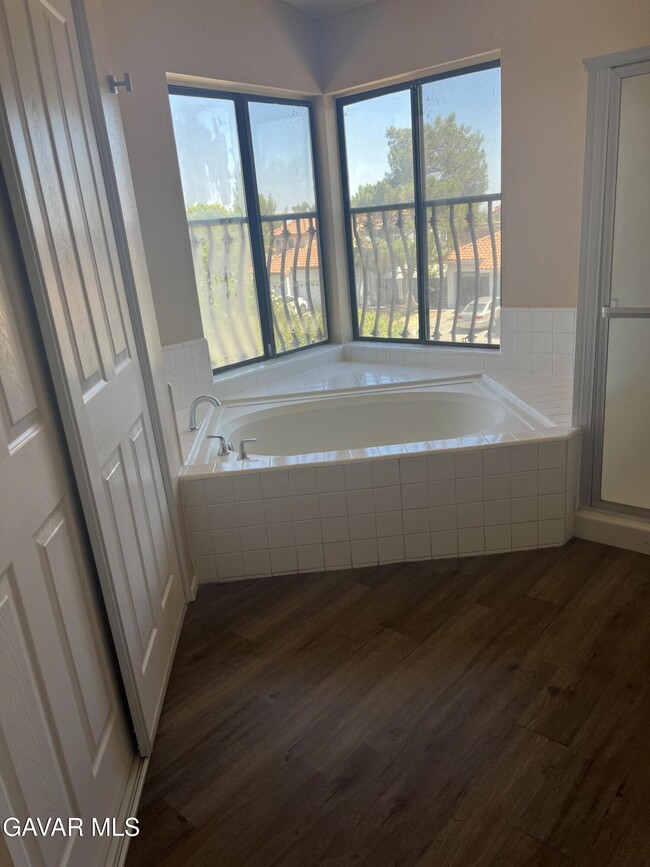 Building Photo - 325 Rainbow Terrace