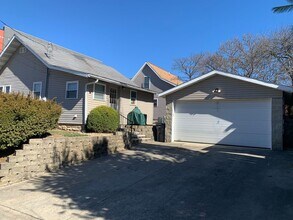 Building Photo - Right by the stadium!! Move in August 2027!! 2 Bed, 1 BA