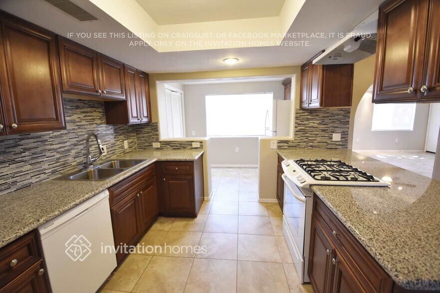 Building Photo - 548 N 98th St