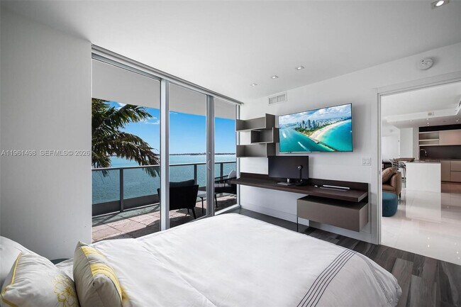 Building Photo - 1331 Brickell Bay Dr