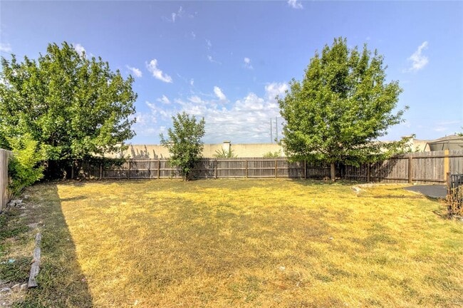 Building Photo - 2851 Southampton Way
