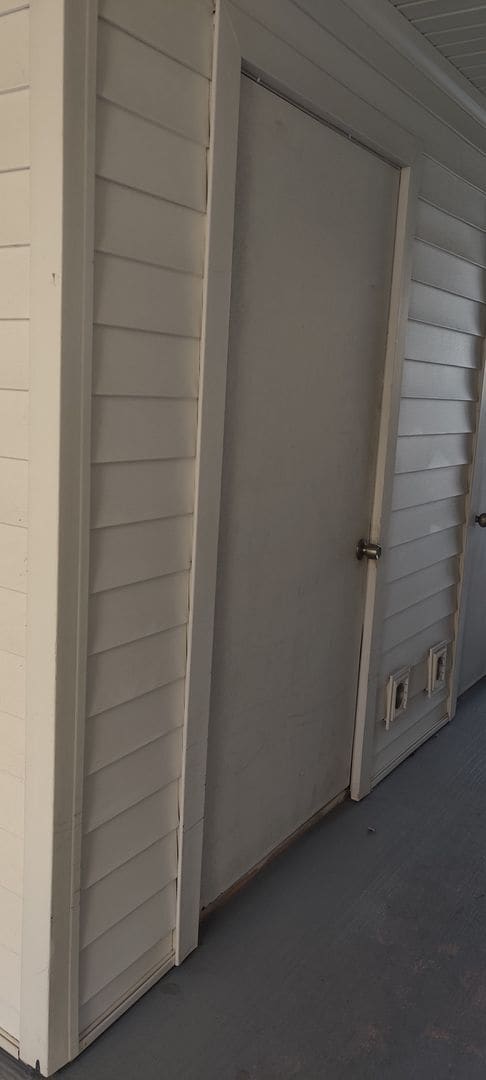 Building Photo - Lexington Place - 1615