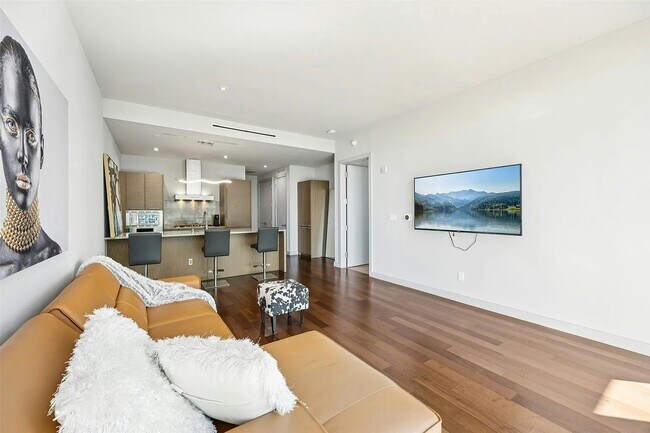 Building Photo - 2900 McKinnon St