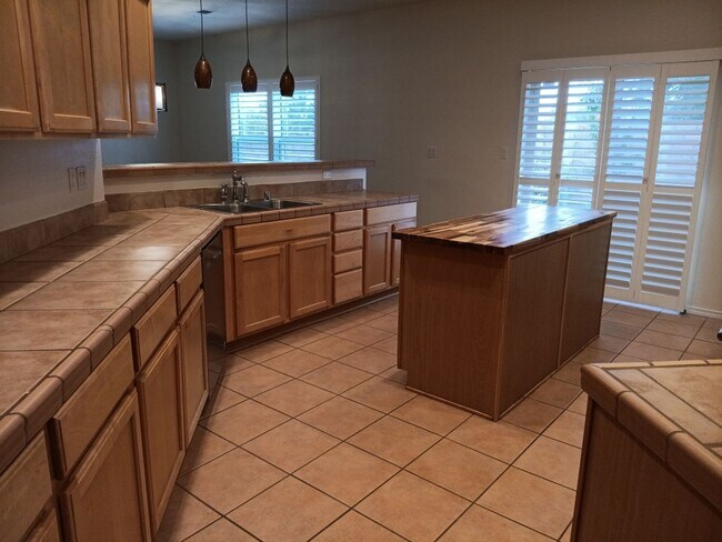 Building Photo - Stunning 4-bedroom, 3.5-bathroom home! Showings coming soon!