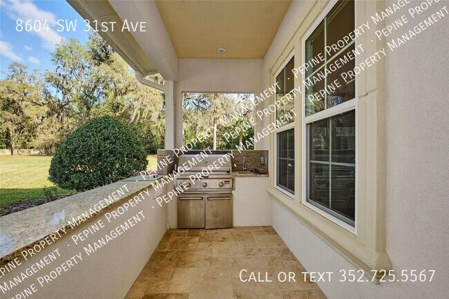 Building Photo - 8604 SW 31st Ave