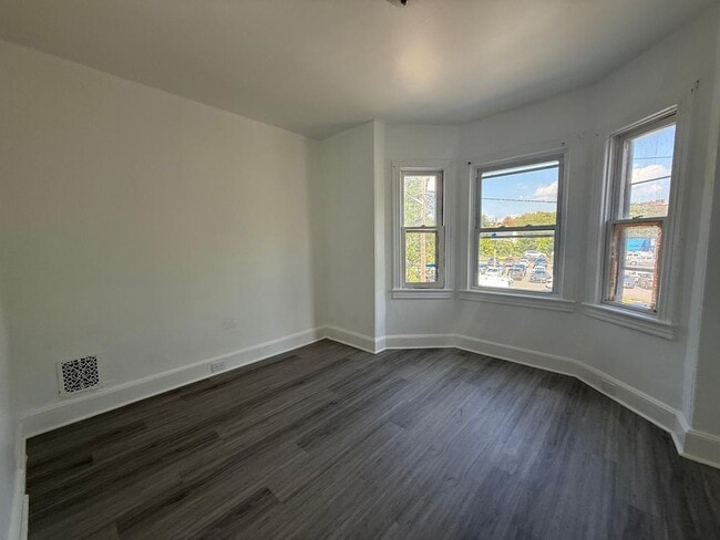 Building Photo - 27 Wilkinson Pl