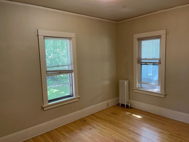 Building Photo - 636 Jackson St