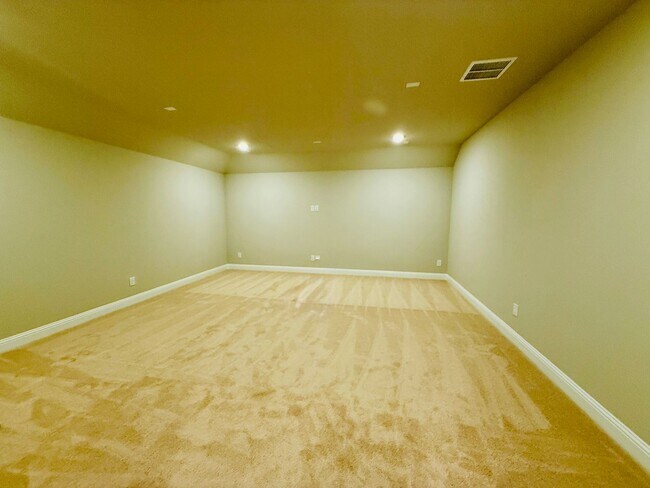 Building Photo - 5612 Bonnie Dr