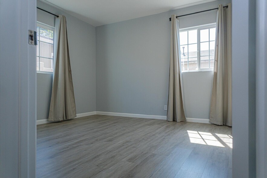 Building Photo - 158 W Del Amo Blvd