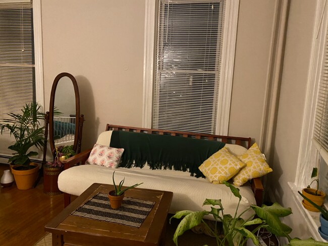 Building Photo - 254 Hope St