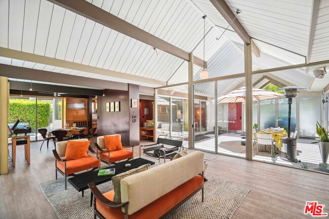 Building Photo - 1568 Stoddard Ave