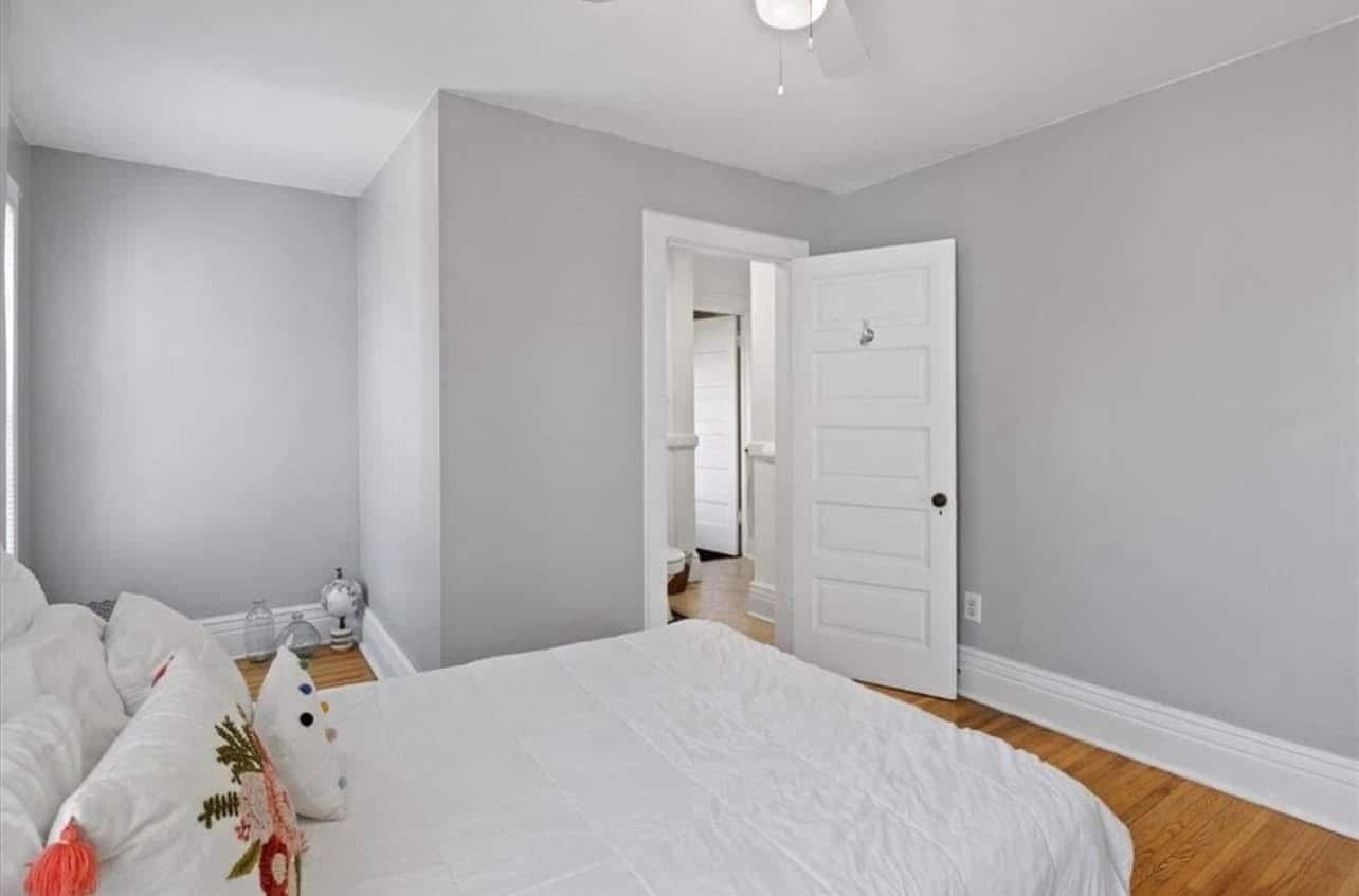 Building Photo - 272 Linden St