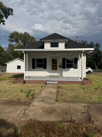 Building Photo - 449 S College Ave
