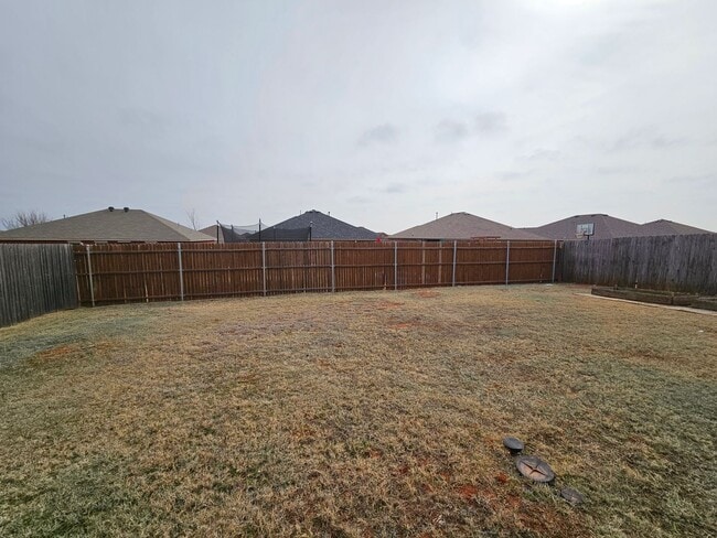 Building Photo - (3) Bed/(2) Bath with Storm Shelter Avail NOW!