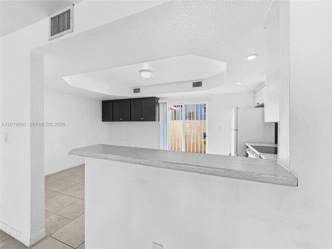 Building Photo - 3002 San Remo Cir