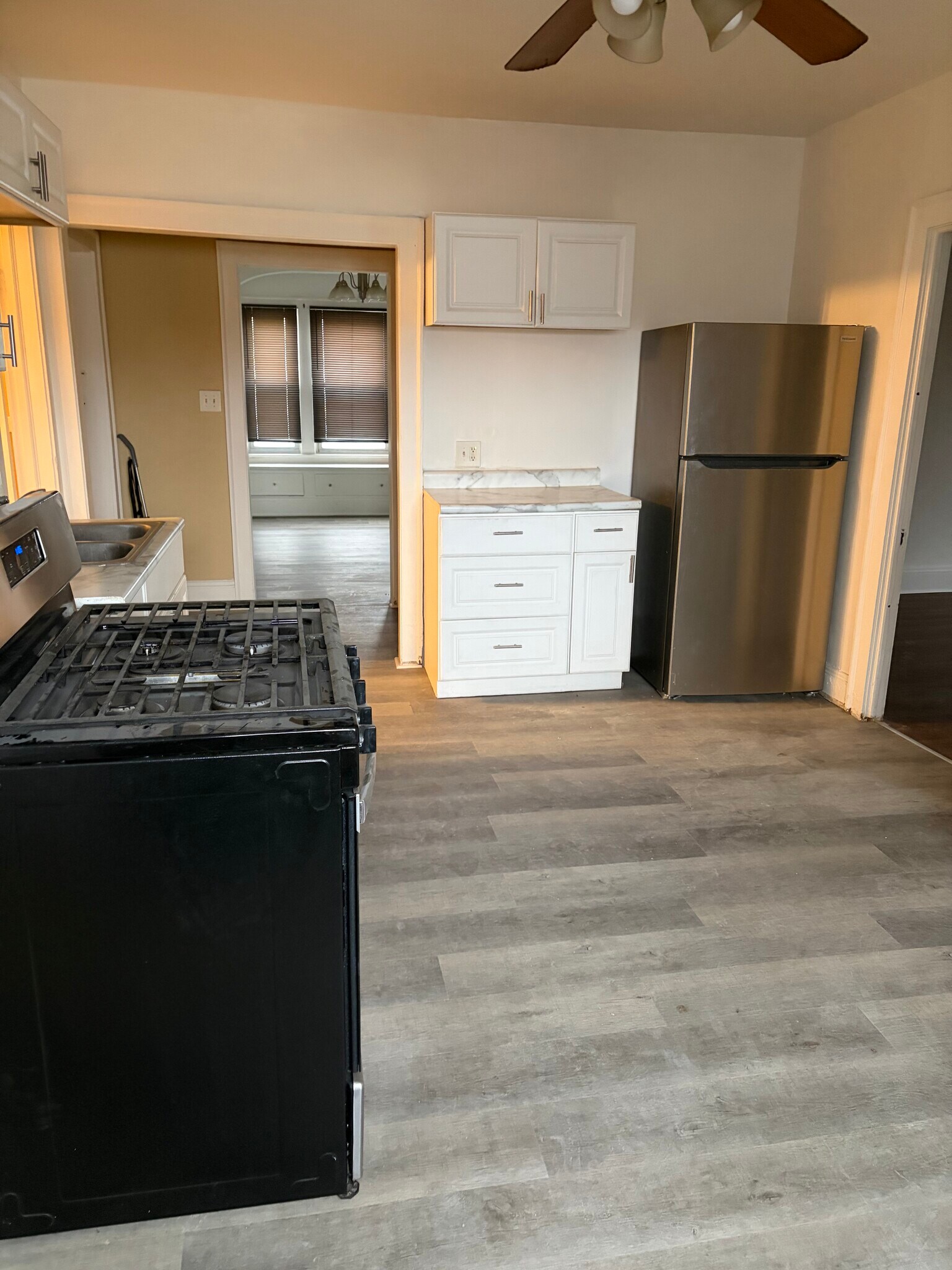 Building Photo - 13102 Bartlett Ave