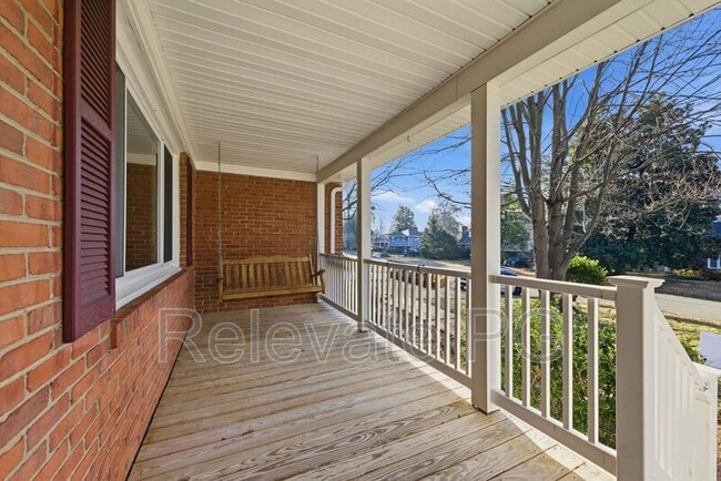 Building Photo - 8410 Yolanda Rd