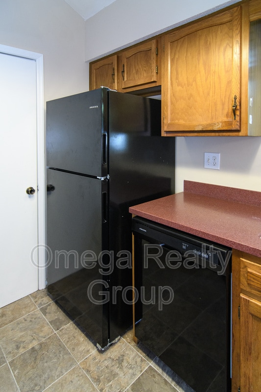 Building Photo - 2404 Glenmore Ct