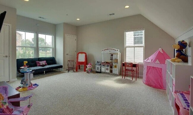 Building Photo - 8033 Brookpark Ave
