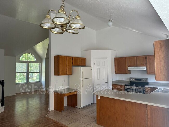 Building Photo - 1315 Brooke Ln