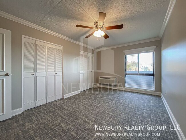 Building Photo - 530 N Main St