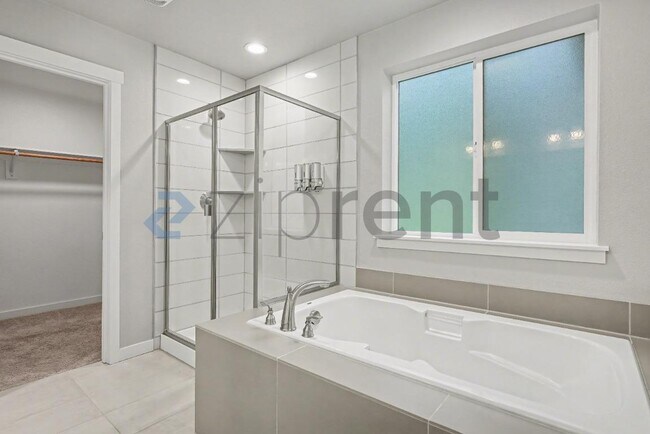 Building Photo - 8565 SW 176th Ave