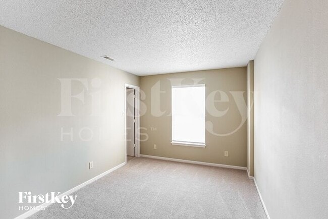 Building Photo - 12725 Loyalty Dr