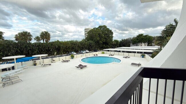 Building Photo - 2000 Presidential Way