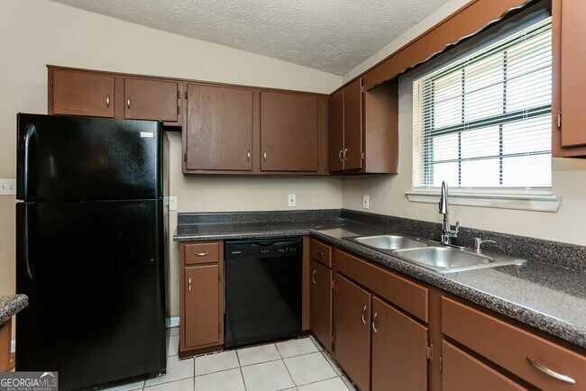 Building Photo - 5531 Mallard Trail