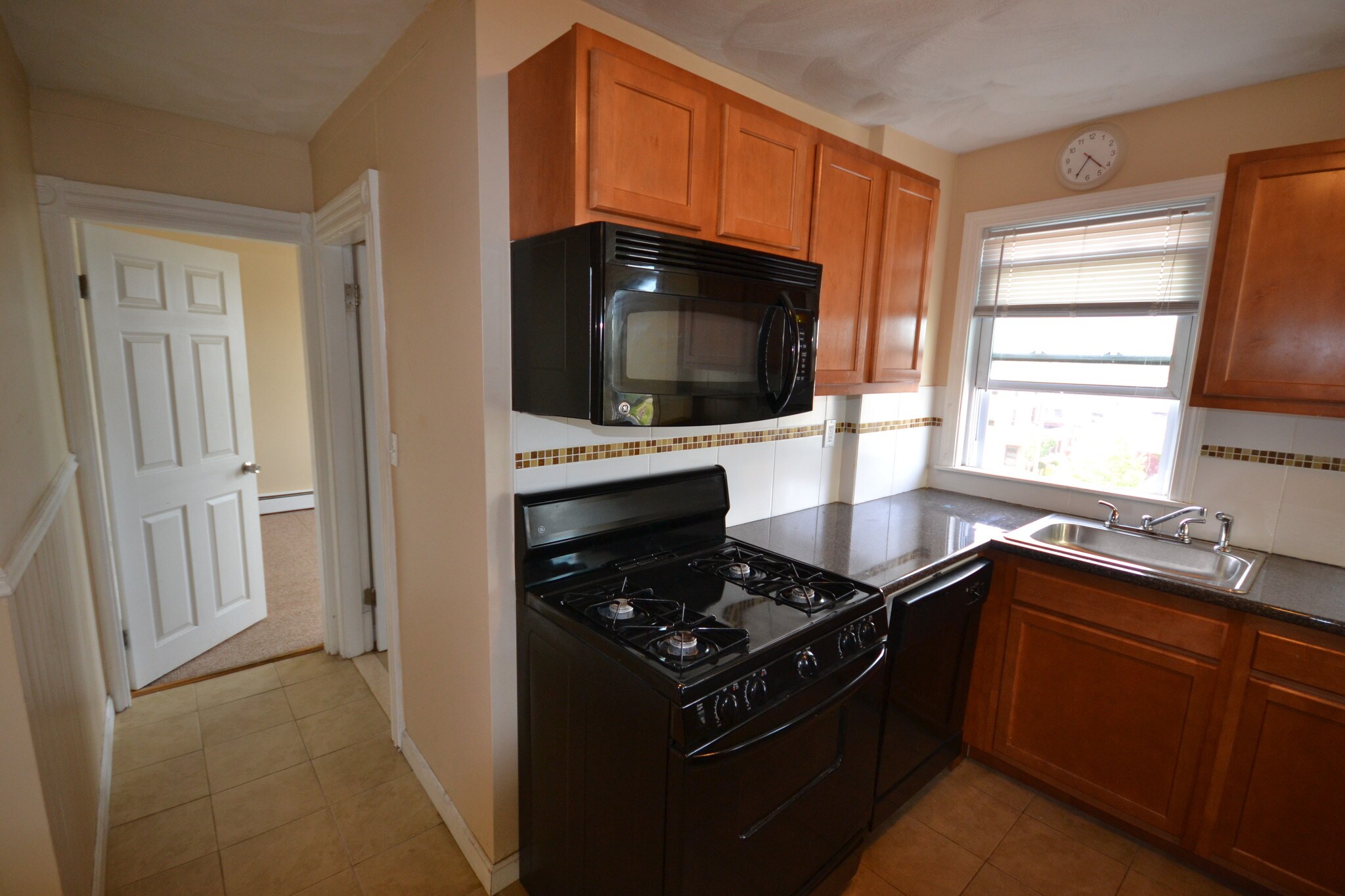 Building Photo - 19 Spruce St