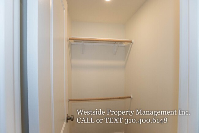 Building Photo - 316 Ximeno Ave