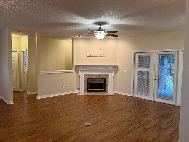 Building Photo - 64 Hillcrest Dr