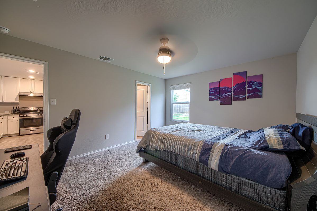 Building Photo - 14014 Homestead