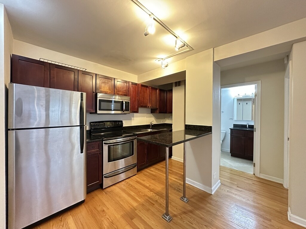 Building Photo - 4180 N Marine Dr