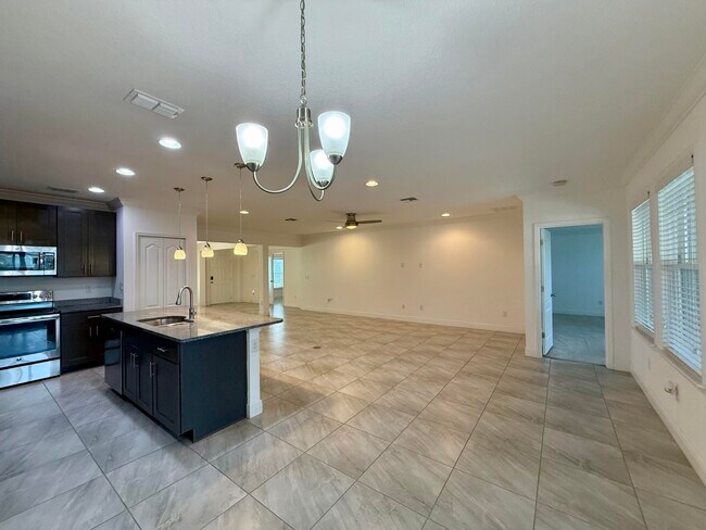 Building Photo - 189 NE Jettie Terrace