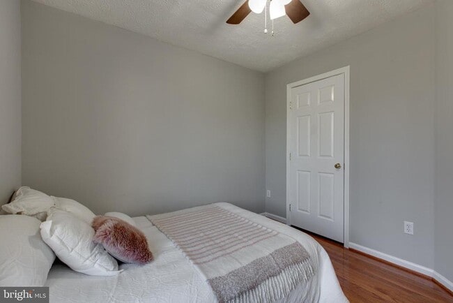 Building Photo - 7943 Brightmeadow Ct