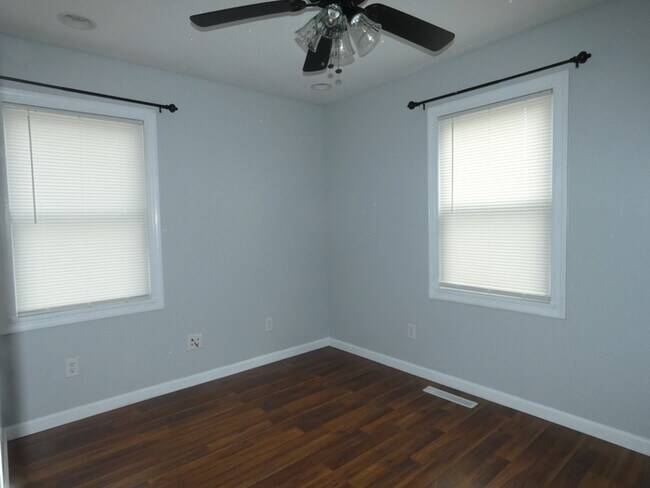 Building Photo - Beautiful Home in Gladstone, MO!