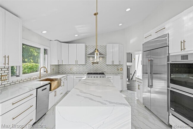 Building Photo - 3332 Barlyn Ln