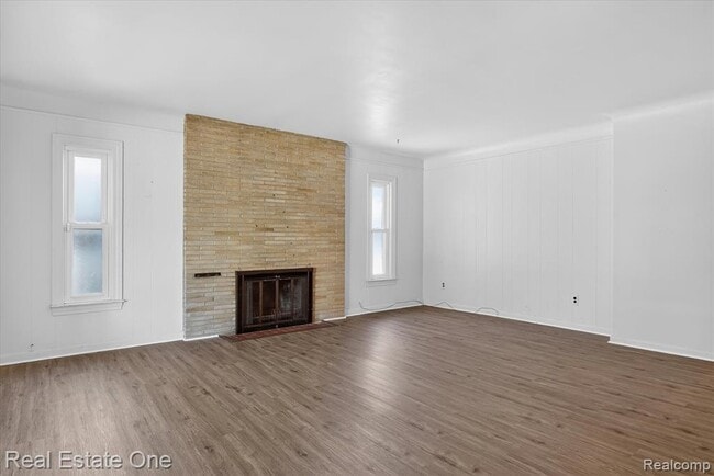 Building Photo - 7420 Drexel St