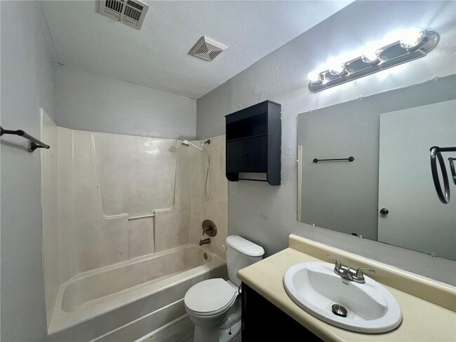 Building Photo - 1201 S 26th St