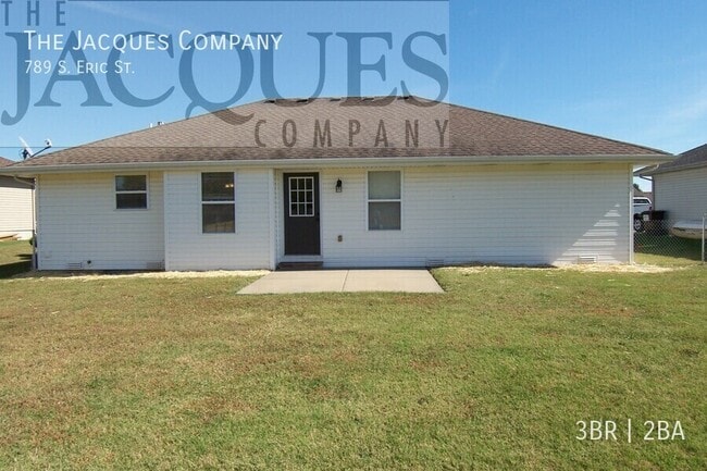Building Photo - 789 S Eric St