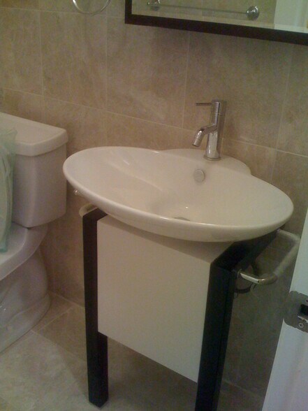 Bathroom - 1520 Moore St