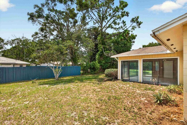 Building Photo - 328 Palos Ct