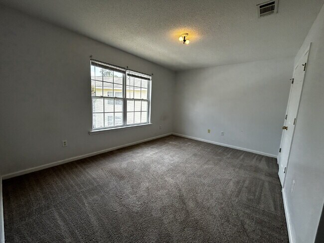 Building Photo - Apartment for Rent