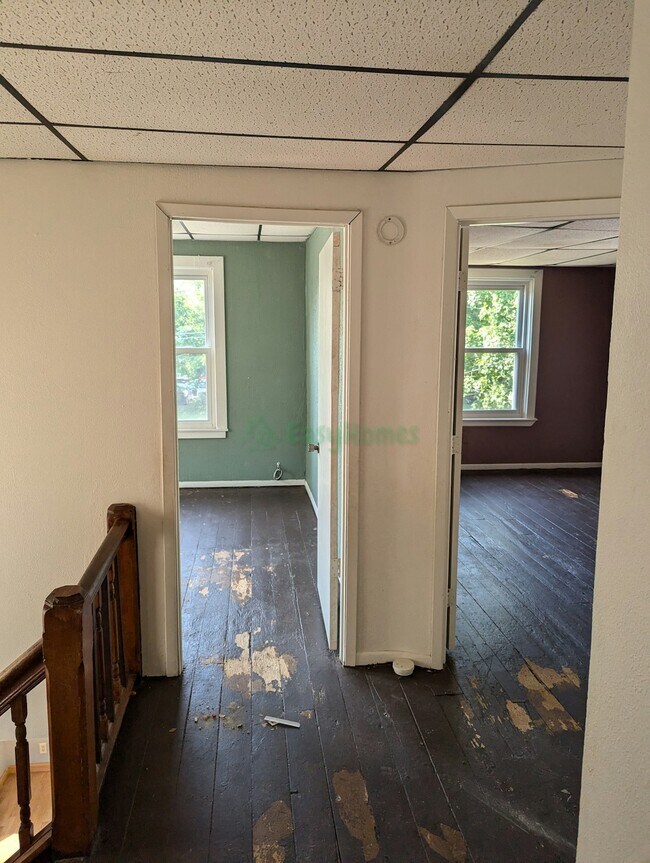 Building Photo - 831 W Russell St