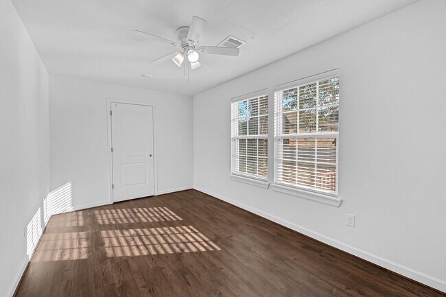 Building Photo - 311 Clifton St
