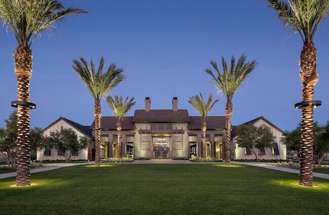 Building Photo - 1928 W Chisum Trl